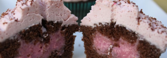 Firestone Walker Velvet Merlin Cupakes with Raspberry Lambic Filling & Frosting Firestone Walker Velvet Merlin Cupakes with Raspberry Lambic Filling & Frosting